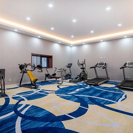 Holiday Inn Express Jinan Jingshi Road, An Ihg Hotel Bagian luar foto