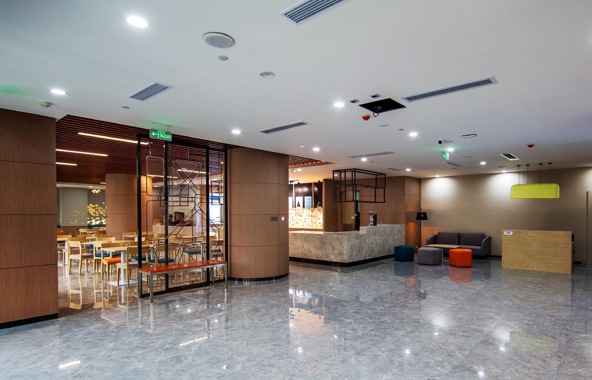 Holiday Inn Express Jinan Jingshi Road, An Ihg Hotel Bagian luar foto