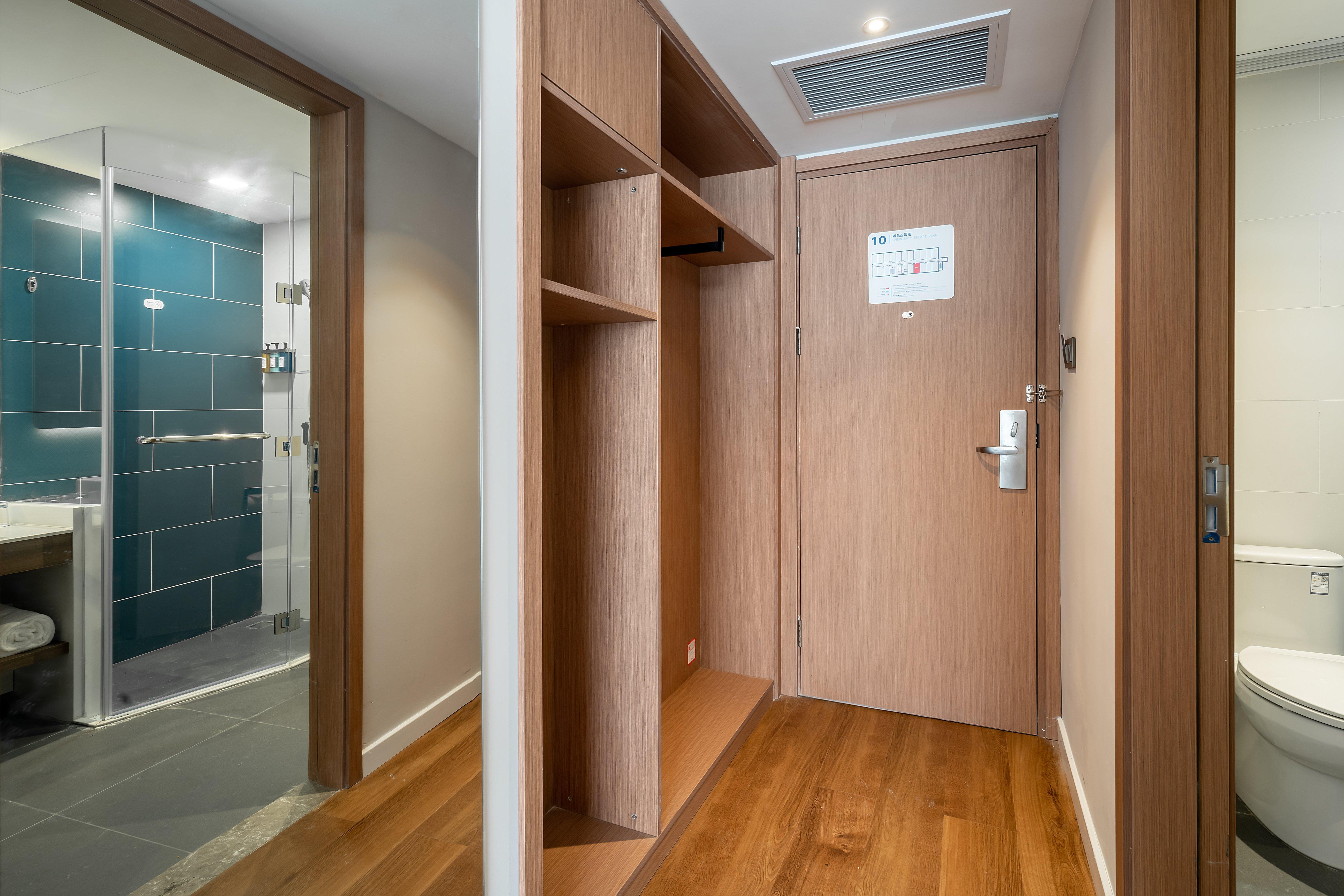 Holiday Inn Express Jinan Jingshi Road, An Ihg Hotel Bagian luar foto